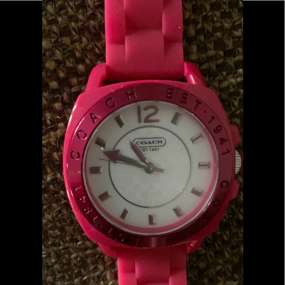 Coach watch pink and it’s water resistant - Picture 1 of 7